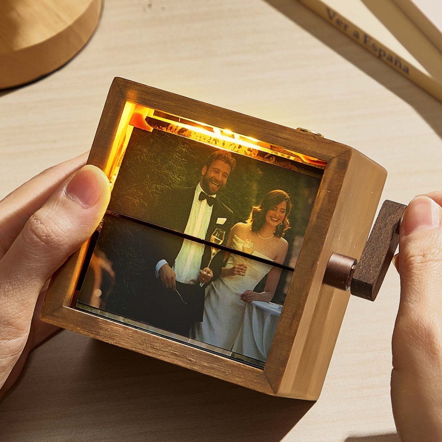 Porta-Retrato Flipbook Personalizado com Luz